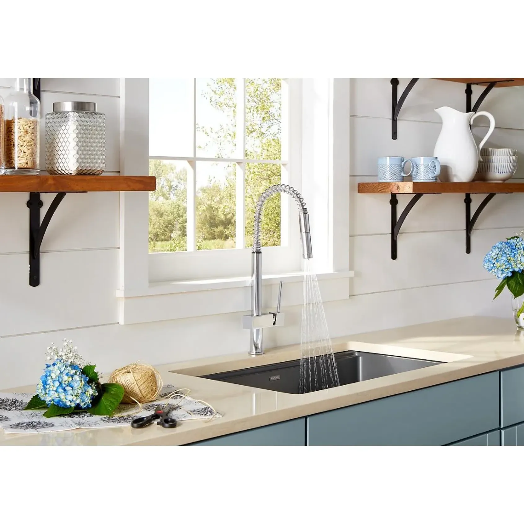Elkay LKAV2031CR Avado Single Hole Kitchen Faucet with Semi-professional Spout and Lever Handle Chrome