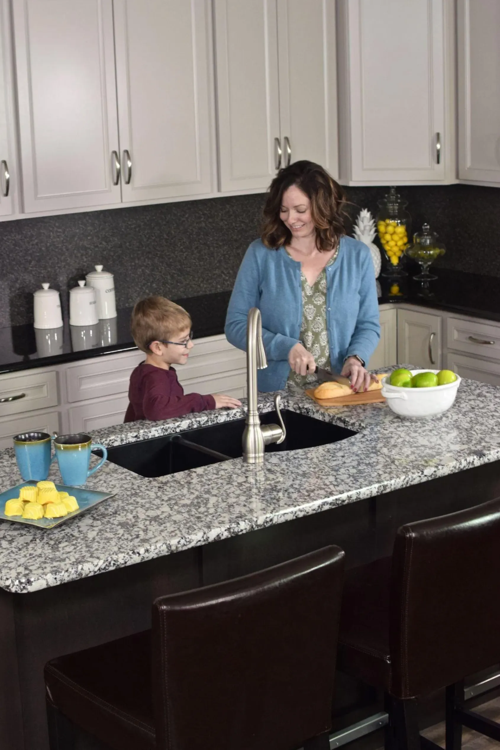 Karran 32" Undermount Quartz Composite Kitchen Sink, 60/40 Double Bowl, Black, QU-610-BL-PK1