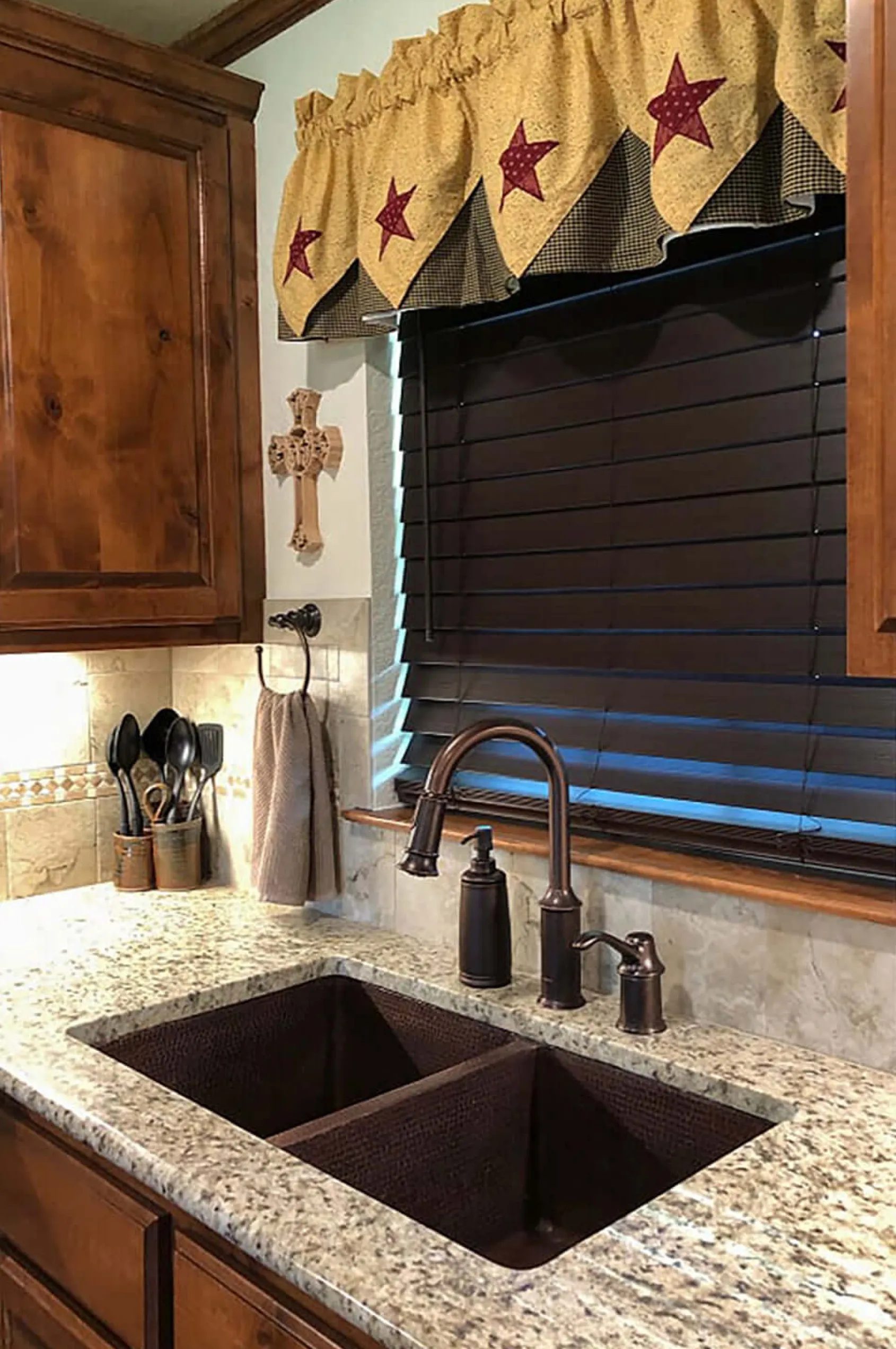 Premier Copper Products 33" Copper Kitchen Sink, 50/50 Double Bowl, Oil Rubbed Bronze, K50DB33199