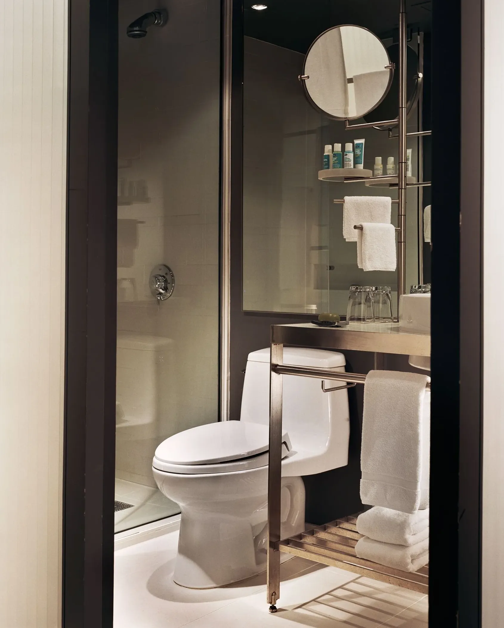 TOTO Ultimate One-Piece Round Bowl 1.6 GPF Toilet, Bone, Vitreous China, MS853113#03